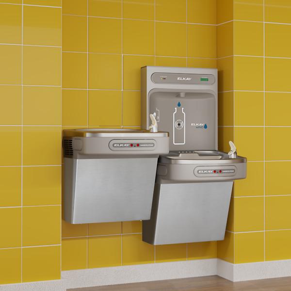 Elkay ūdens stacija ar dubultu strūklaku gaitenī no sānu leņķa