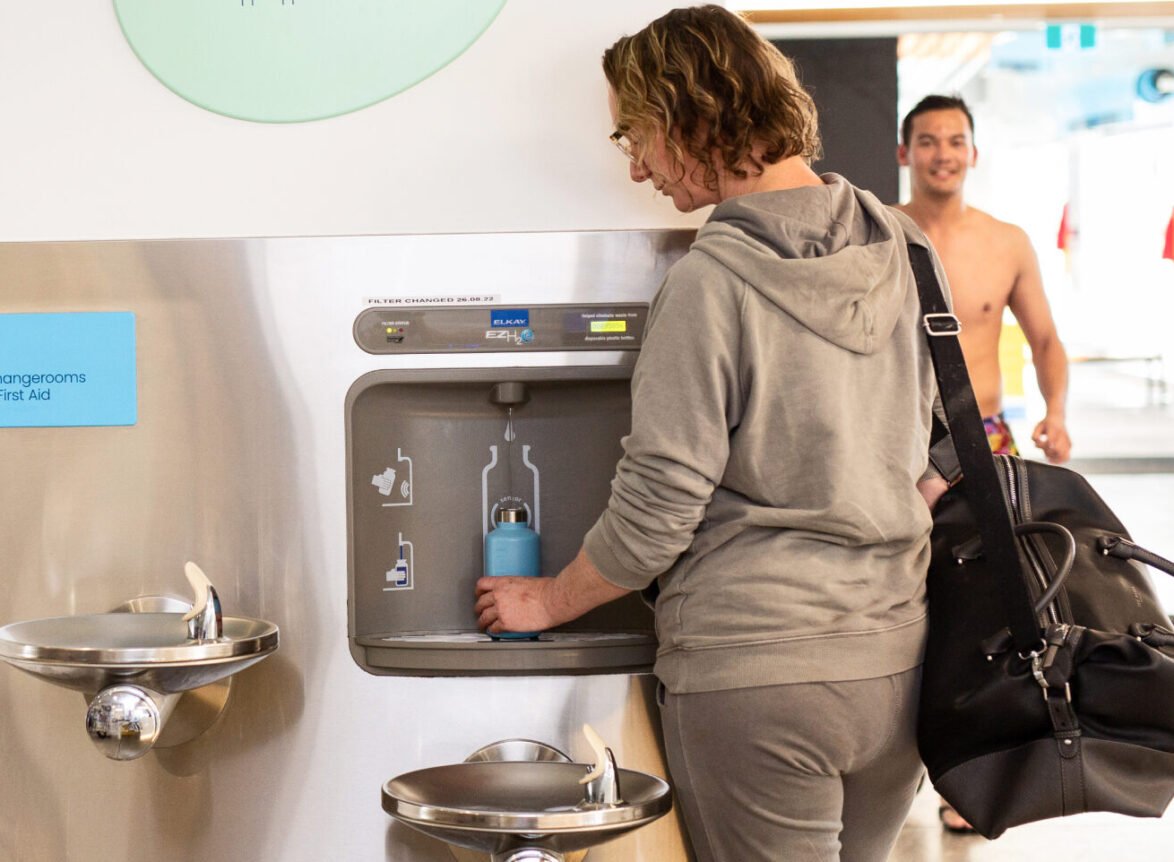 Elkay ūdens strūklaka sporta klubos